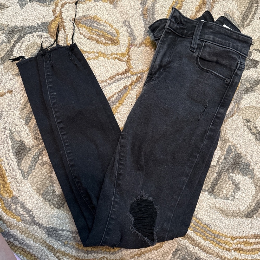 Old Navy Black Distressed Women's Ankle Jeans